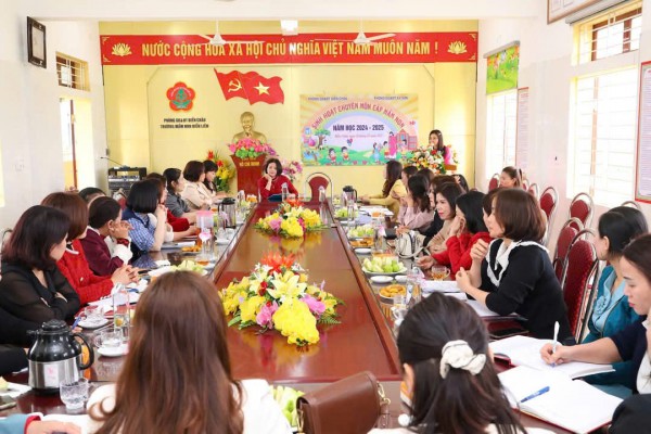 Chương trình "Phòng giúp phòng, trường giúp trường" theo Kế hoạch của Sở GD&ĐT Nghệ An. Rất vinh dự Trường mầm non Diễn Liên là địa điểm mà Phòng GD&ĐT Diễn Châu tổ chức Hội nghị