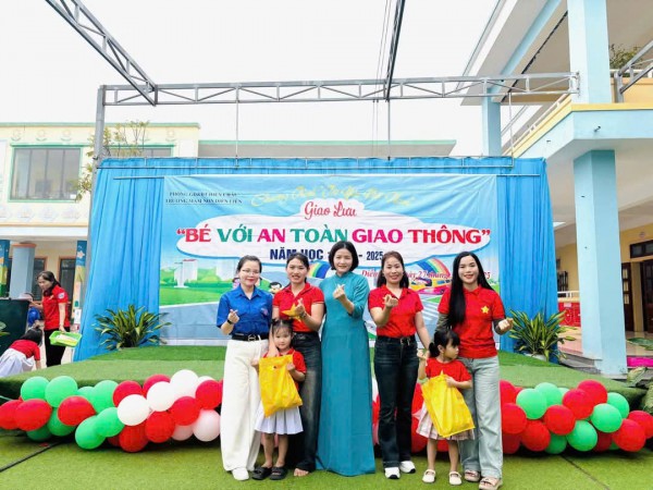 Chương trình Giao lưu "Bé với an toàn giao thông" năm học 2024 - 2025