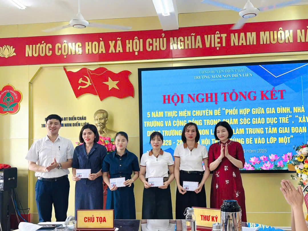 tổng kết chuyên đề “Phối hợp giữa gia đình, nhà trường và cộng đồng trong chăm sóc, giáo dục trẻ”, “Xây dựng trường mầm non lấy trẻ làm trung tâm” giai đoạn 2020 - 2025